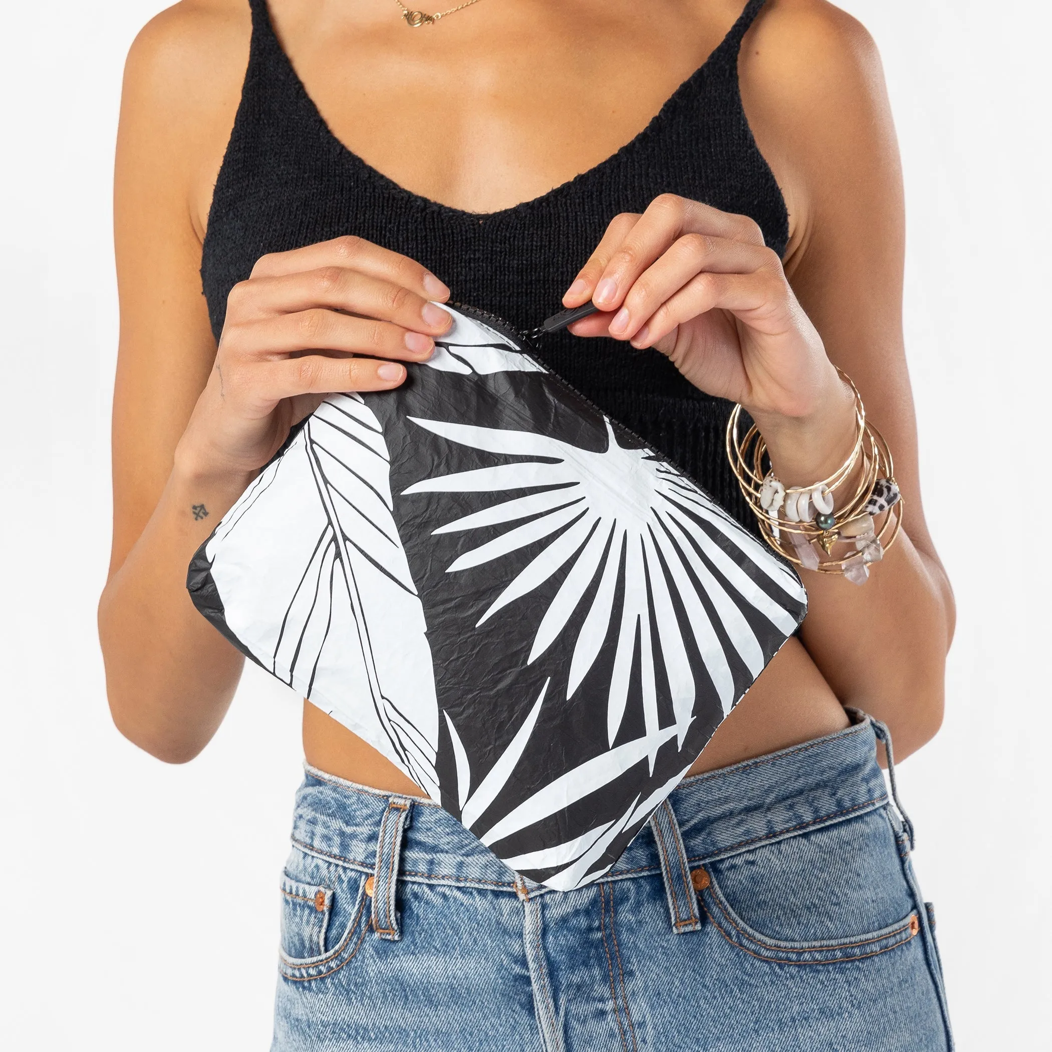 ALOHA Le Palm Small Pouch / White & Black