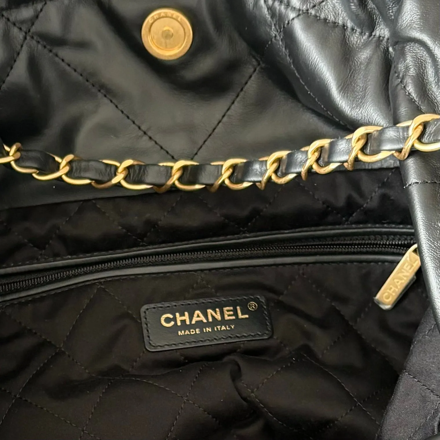 Chanel 22 Black Medium Bag