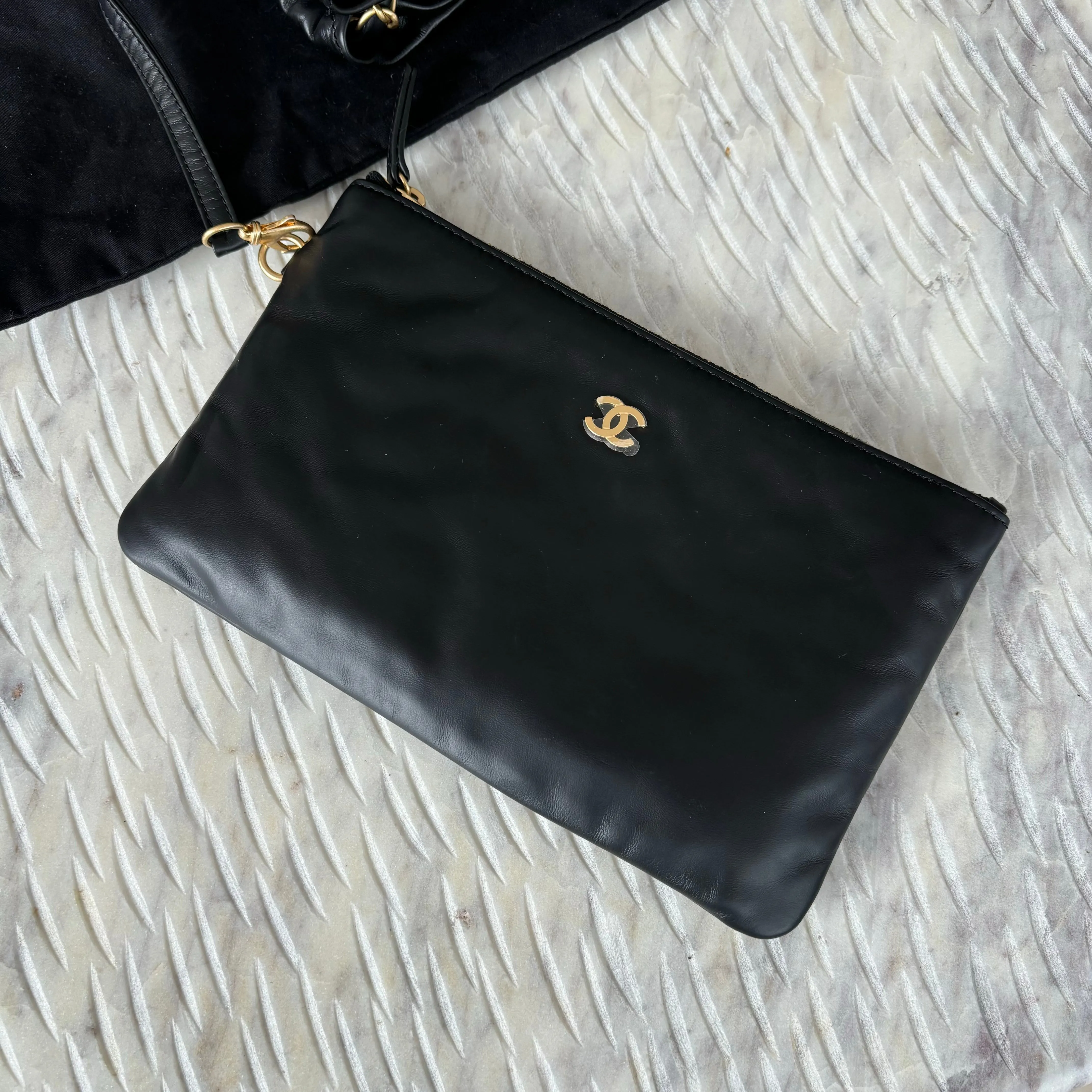 Chanel 22 Black Medium Bag