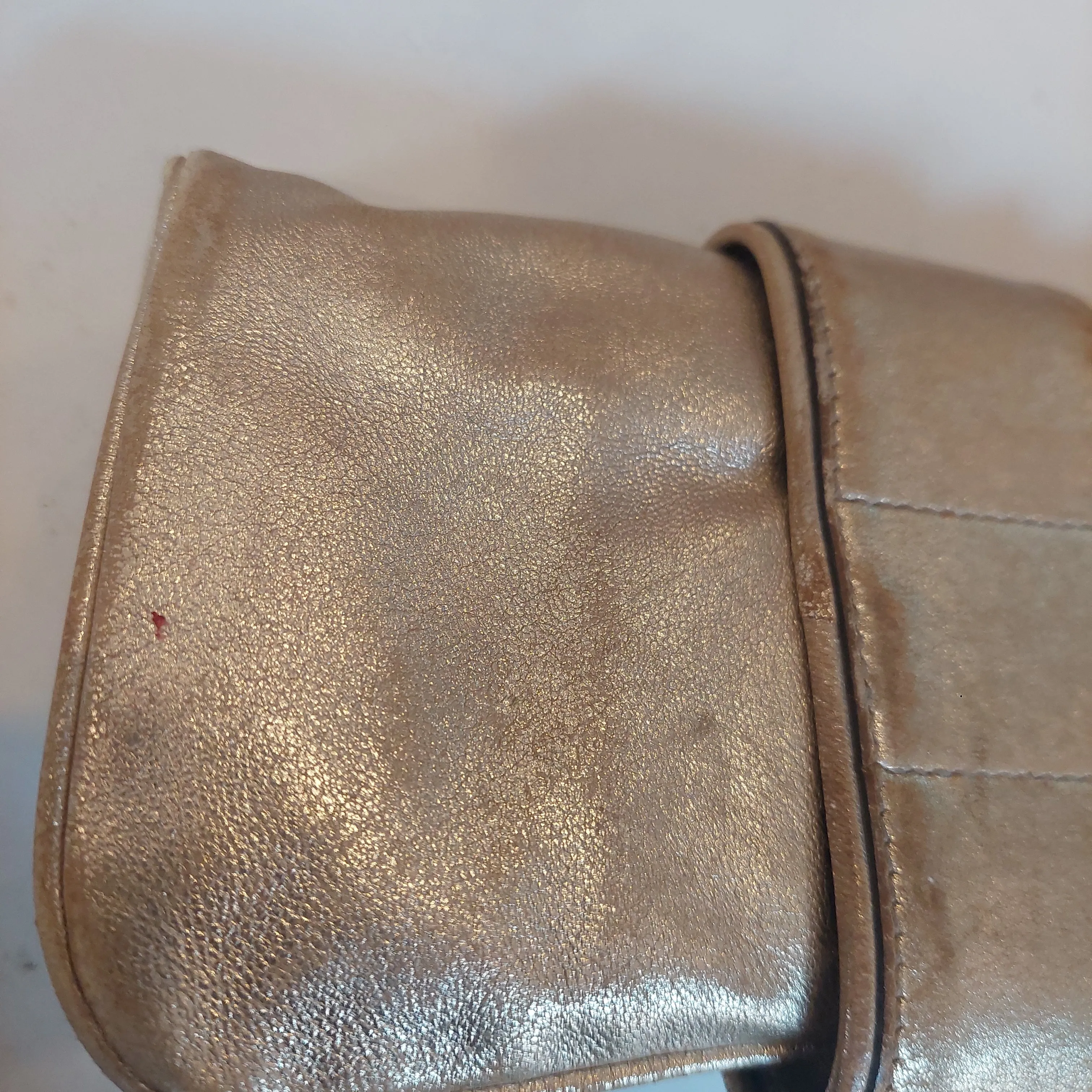 Gucci Gold Leather Vintage Clutch | Pre loved |