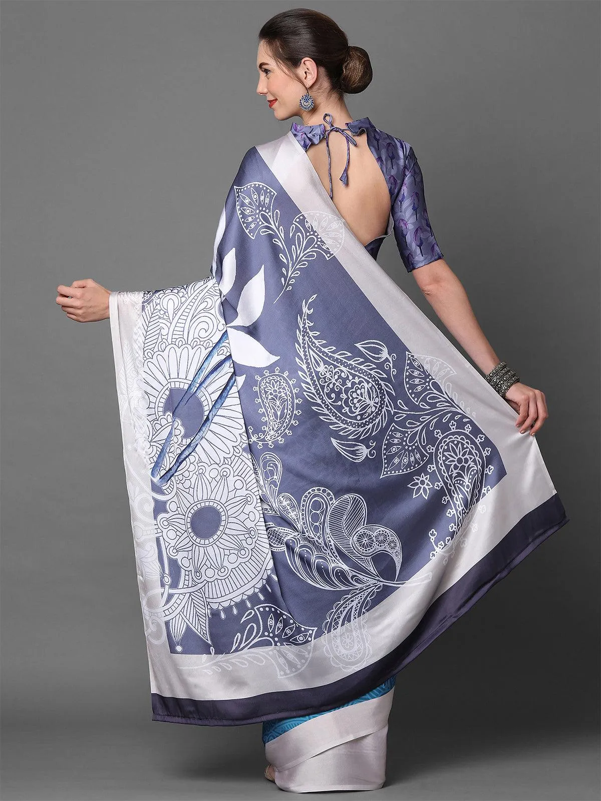 Odette Women Grey & Blue Casual Crepe Printed Saree With Unstitched Blouse