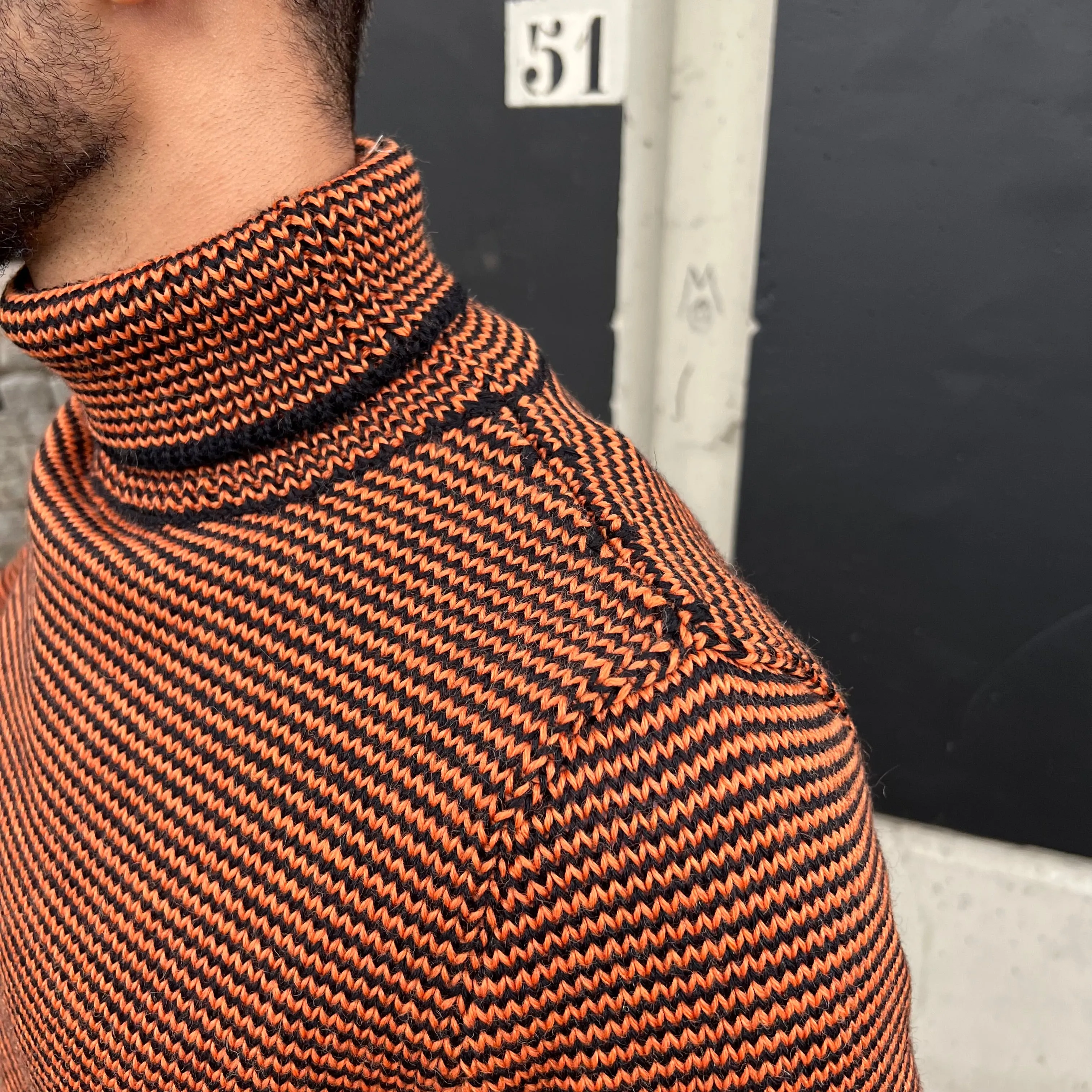 THE ENDURANCE - BLACK/ORANGE STRIPE