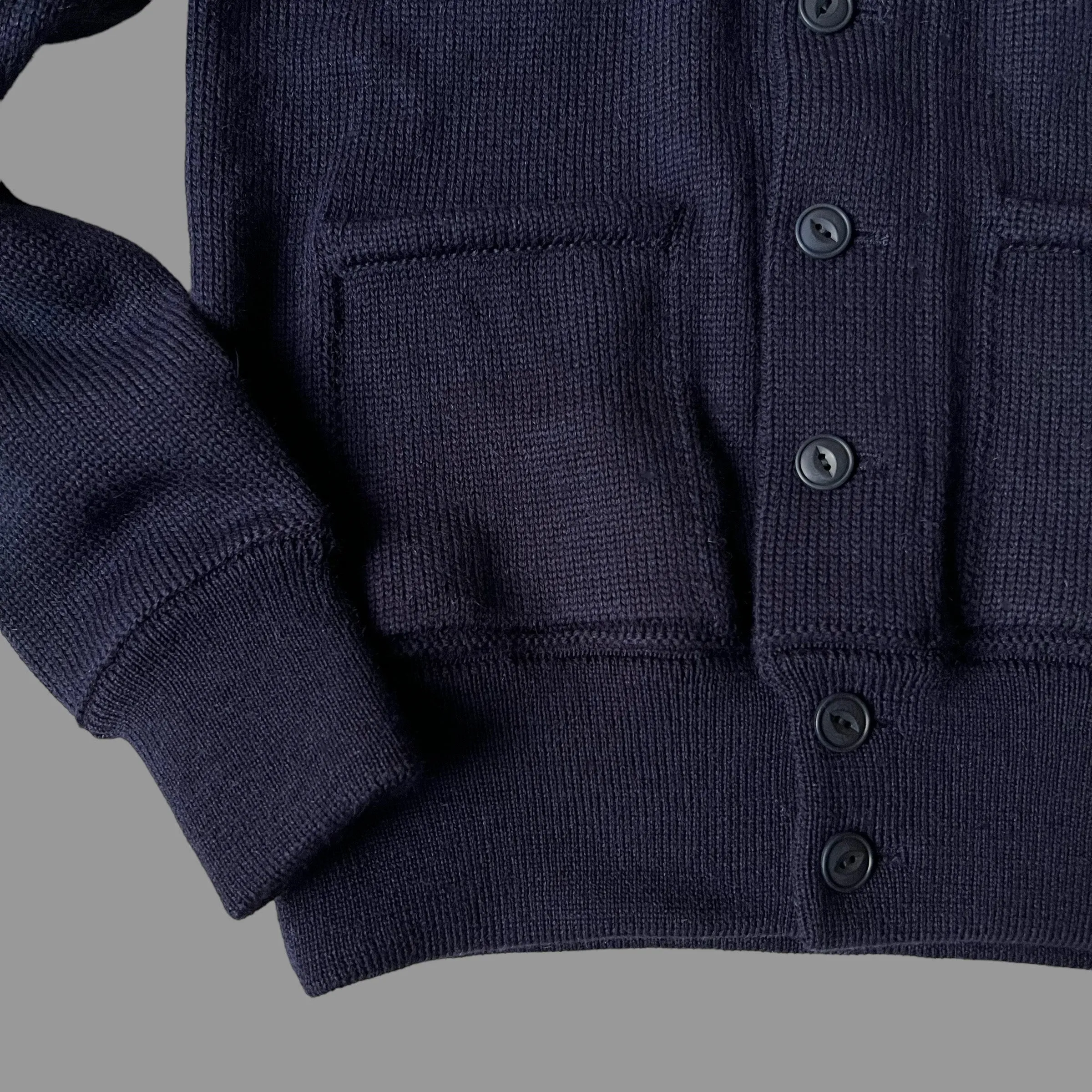 THE NEW VOYAGER CARDIGAN - NAVY BLUE